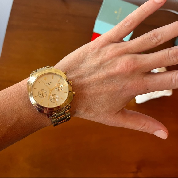 Kate Spade gold watch - Picture 5 of 9